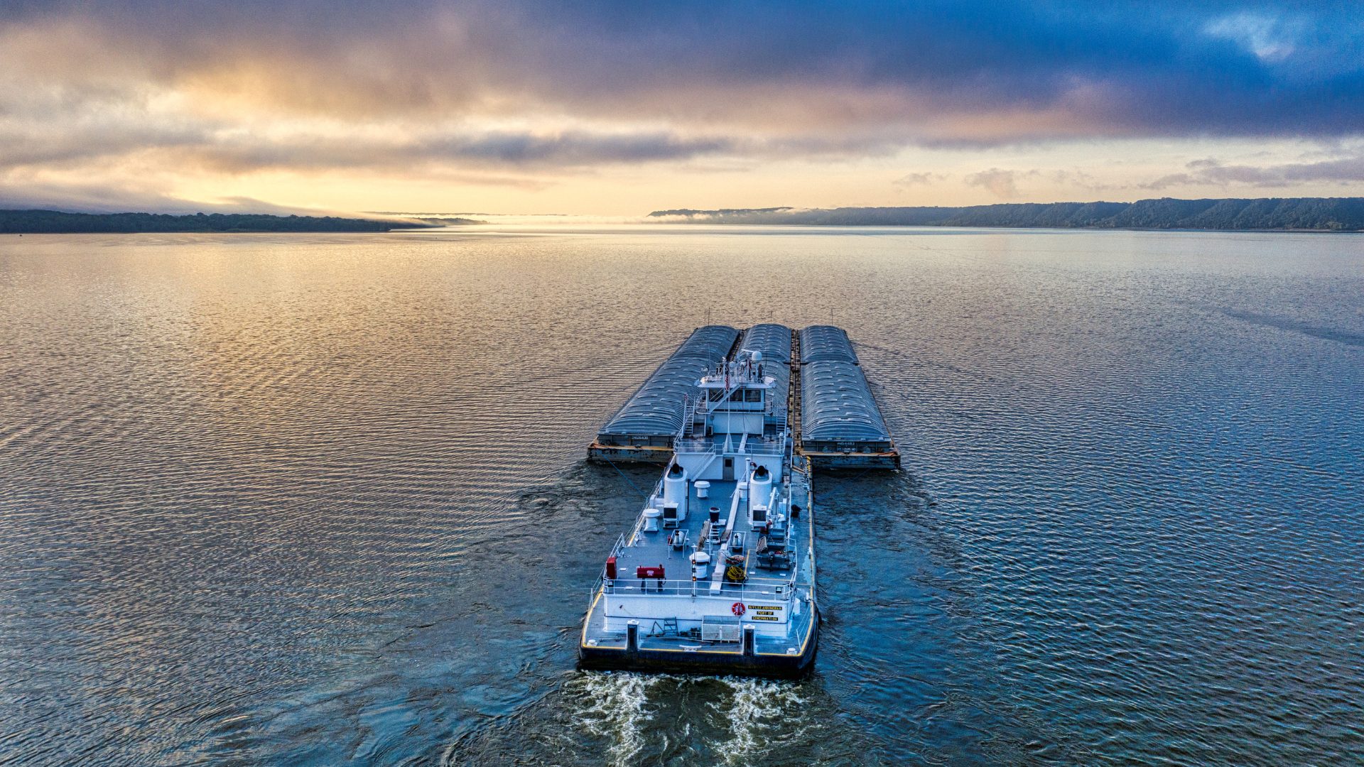 tug & barge train